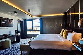 The Vincent Hotel