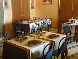 Cascina Garden Hotel