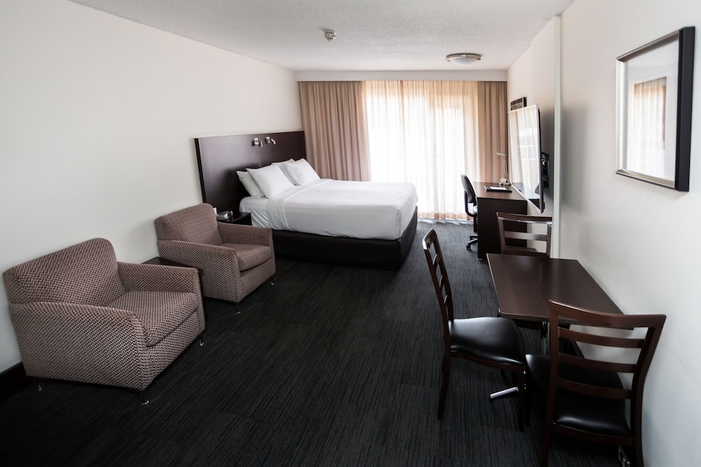 St Ives Apartments