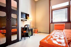 Orange Hotel