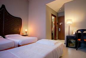Orange Hotel