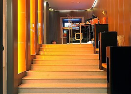 Orange Hotel