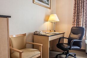 Comfort Inn & Suites Airport