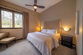 Sunrise Ridge Waterfront Resort