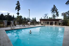 Sunrise Ridge Waterfront Resort