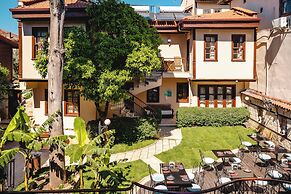 Mediterra Art Hotel