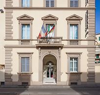 Hotel Embassy