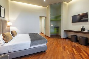 Hotel Embassy
