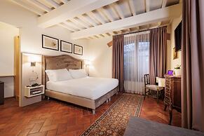 Hotel Embassy