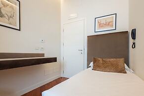 Hotel Embassy