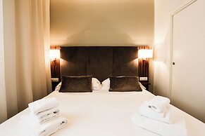 Hotel Embassy