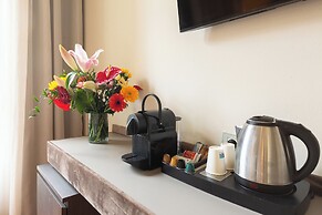 Hotel Embassy
