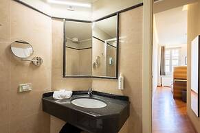 Hotel Embassy