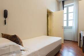 Hotel Embassy