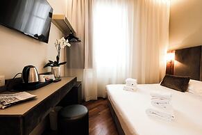 Hotel Embassy