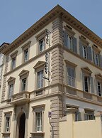 Hotel Embassy