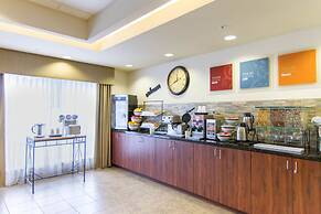 Comfort Inn & Suites Fort Myers Airport