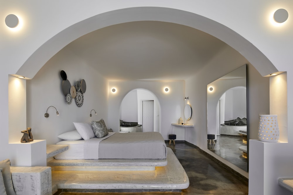 Suites of the Gods Cave Spa