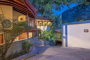 Hotel Villas Lirio