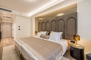Atrium Hotel