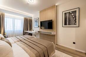 Atrium Hotel