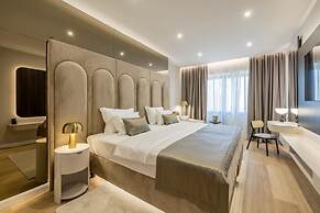 Atrium Hotel