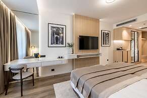 Atrium Hotel