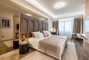 Atrium Hotel