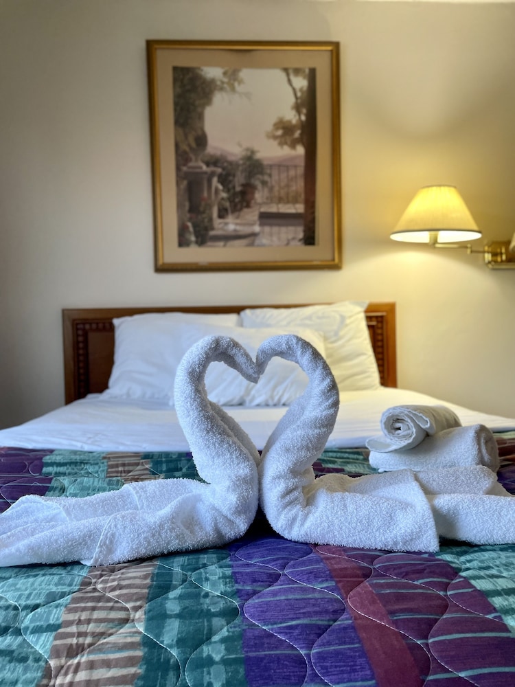 Lively Inn & Suites