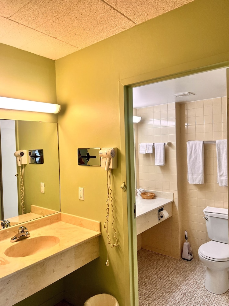Lively Inn & Suites