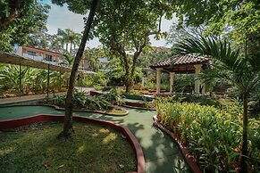Parador Nature Resort and Spa