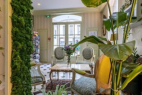 Hotel Romance Malesherbes by Patrick Hayat