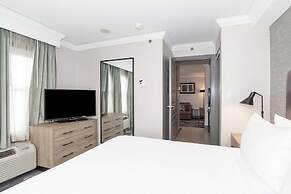 Sandman Signature Toronto Airport Hotel