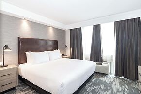 Sandman Signature Toronto Airport Hotel