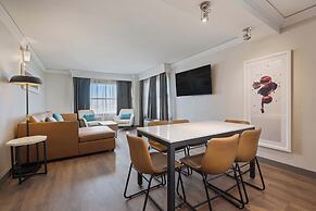 Sandman Signature Toronto Airport Hotel