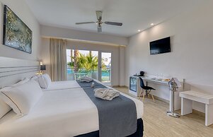  Playadulce Hotel