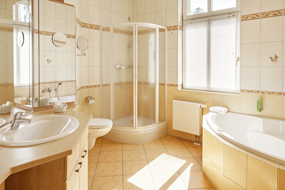 Ostseehotel Villen Im Park – ein Rovell Hotel