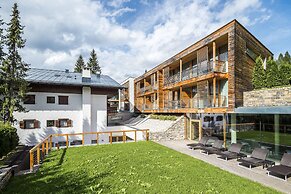 Lajadira Hotel & Spa