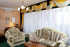 Tsarskiy Dvor