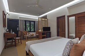 Estuary Sarovar Premiere , Poovar Island