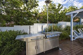 Oaks Nelson Bay Lure Suites