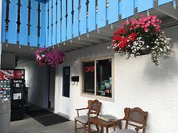 Fuller Lake Motel
