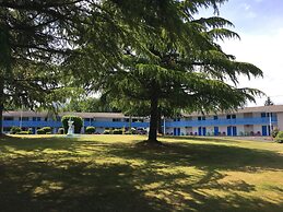 Fuller Lake Motel