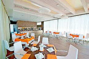 Hotel Carillon