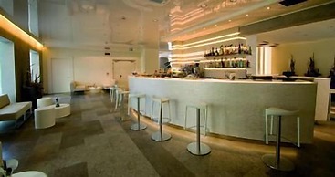 Hotel Carillon