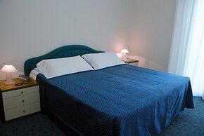 Hotel Carillon