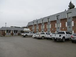 Twin Pine Inn & Suites