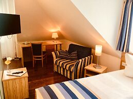 Hotel Triton