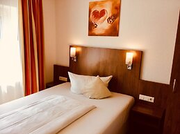 Hotel Triton