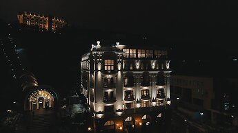 Riviera House